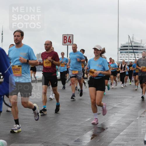 13.09.2026 - Kiel Lauf Andreas Tolksdorf http://msf.ph/oto/10403785 13.09.2026 11:04:06 Kiellinie 38, 10402, 2934, 4, 1891, 12231 meine-sportfotos.de