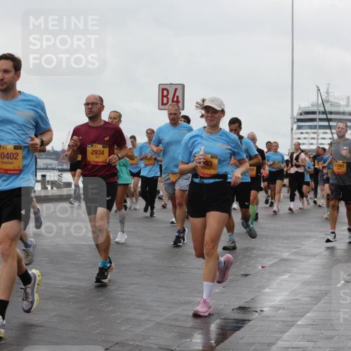 13.09.2026 - Kiel Lauf Andreas Tolksdorf http://msf.ph/oto/10403793 13.09.2026 11:04:06 Kiellinie 4, 39, 10402, 2934, 4, 93, 11891, 12231 meine-sportfotos.de