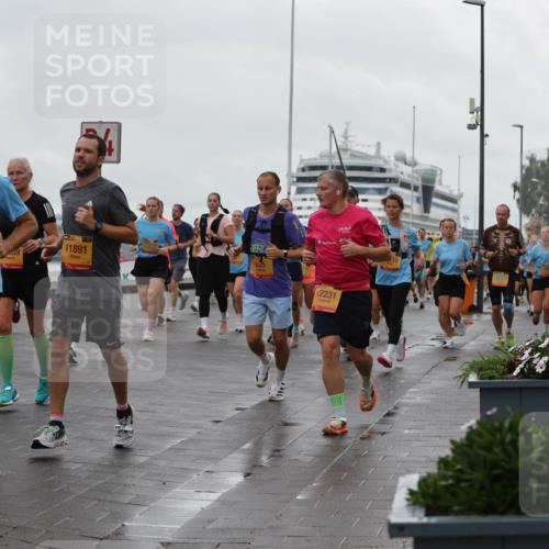 13.09.2026 - Kiel Lauf Andreas Tolksdorf http://msf.ph/oto/10403835 13.09.2026 11:04:09 Kiellinie 2597, 1072, 11891, 12231, 000 meine-sportfotos.de