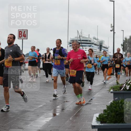 13.09.2026 - Kiel Lauf Andreas Tolksdorf http://msf.ph/oto/10403838 13.09.2026 11:04:09 Kiellinie 1072, 4, 120, 11891, 355, 12231, 12116 meine-sportfotos.de