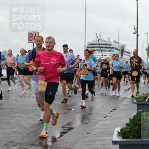 13.09.2026 - Kiel Lauf Andreas Tolksdorf http://msf.ph/oto/10403863 13.09.2026 11:04:10 Kiellinie 9301, 3, 3, 2231, 7913, 12116 meine-sportfotos.de