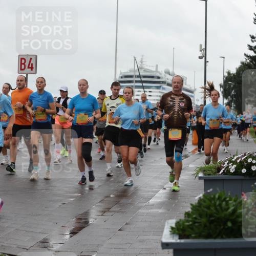 13.09.2026 - Kiel Lauf Andreas Tolksdorf http://msf.ph/oto/10403897 13.09.2026 11:04:11 Kiellinie 39, 2116, 4, 9032, 6604, 1064, 8289 meine-sportfotos.de