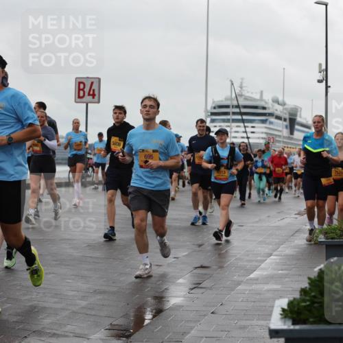 13.09.2026 - Kiel Lauf Andreas Tolksdorf http://msf.ph/oto/10404036 13.09.2026 11:04:24 Kiellinie 4303, 4, 5808, 695, 6313, 83, 7529 meine-sportfotos.de