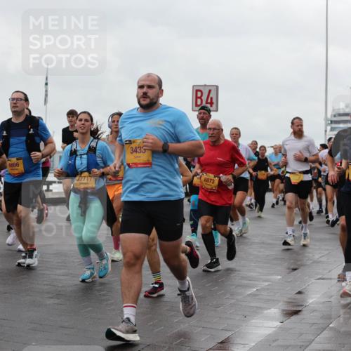 13.09.2026 - Kiel Lauf Andreas Tolksdorf http://msf.ph/oto/10404138 13.09.2026 11:04:32 Kiellinie 2717, 3435, 4 meine-sportfotos.de