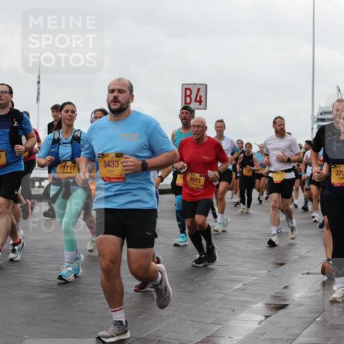 13.09.2026 - Kiel Lauf Andreas Tolksdorf http://msf.ph/oto/10404140 13.09.2026 11:04:32 Kiellinie 6866, 12717, 39, 3433, 4, 8873, 37 meine-sportfotos.de