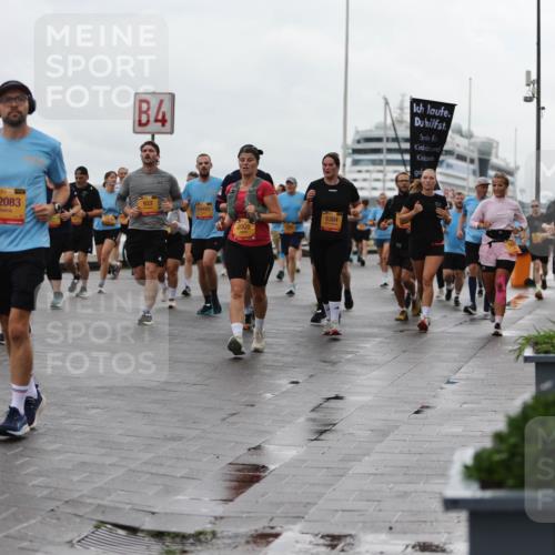 13.09.2026 - Kiel Lauf Andreas Tolksdorf http://msf.ph/oto/10404302 13.09.2026 11:05:02 Kiellinie 12083, 4, 933, 10493, 2006, 5304, 1747 meine-sportfotos.de