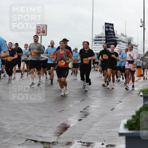 13.09.2026 - Kiel Lauf Andreas Tolksdorf http://msf.ph/oto/10404309 13.09.2026 11:05:02 Kiellinie 12083, 4, 10493, 2006, 5304, 1747 meine-sportfotos.de