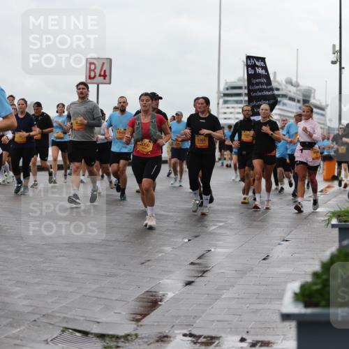 13.09.2026 - Kiel Lauf Andreas Tolksdorf http://msf.ph/oto/10404310 13.09.2026 11:05:02 Kiellinie 12083, 4, 10493, 2006, 5304, 1747 meine-sportfotos.de
