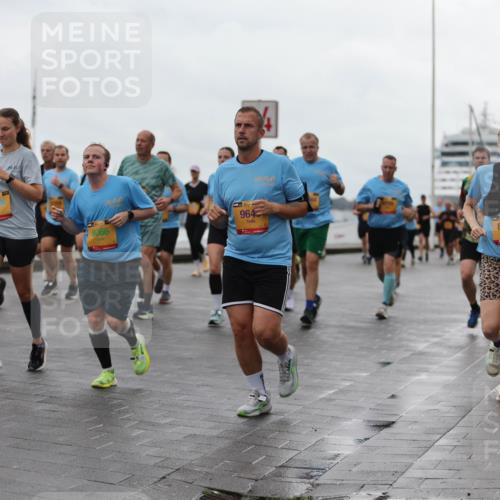 13.09.2026 - Kiel Lauf Andreas Tolksdorf http://msf.ph/oto/10404417 13.09.2026 11:05:15 Kiellinie 9066, 964, 8586 meine-sportfotos.de