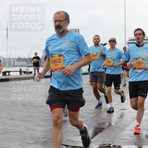 13.09.2026 - Kiel Lauf Andreas Tolksdorf http://msf.ph/oto/10404695 13.09.2026 11:05:35 Kiellinie 10832, 5696, 4660, 38, 11894, 01, 5055 meine-sportfotos.de
