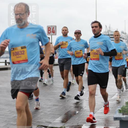 13.09.2026 - Kiel Lauf Andreas Tolksdorf http://msf.ph/oto/10404700 13.09.2026 11:05:36 Kiellinie 10832, 4, 5696, 4660, 1, 39, 11894, 1533 meine-sportfotos.de