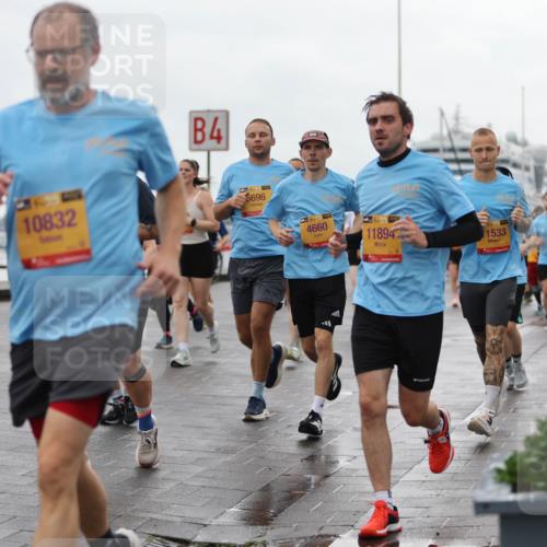 13.09.2026 - Kiel Lauf Andreas Tolksdorf http://msf.ph/oto/10404701 13.09.2026 11:05:36 Kiellinie 10832, 4, 696, 4660, 11894, 39, 1533 meine-sportfotos.de