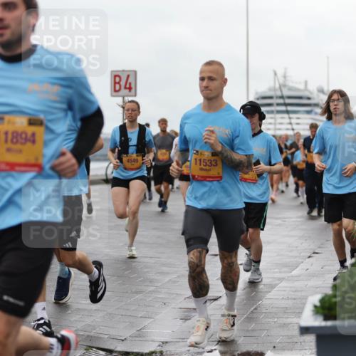 13.09.2026 - Kiel Lauf Andreas Tolksdorf http://msf.ph/oto/10404726 13.09.2026 11:05:37 Kiellinie 11894, 4, 4549, 11533 meine-sportfotos.de