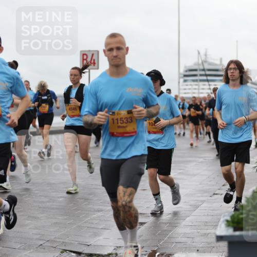 13.09.2026 - Kiel Lauf Andreas Tolksdorf http://msf.ph/oto/10404734 13.09.2026 11:05:37 Kiellinie 4660, 4549, 4, 11533, 104 meine-sportfotos.de