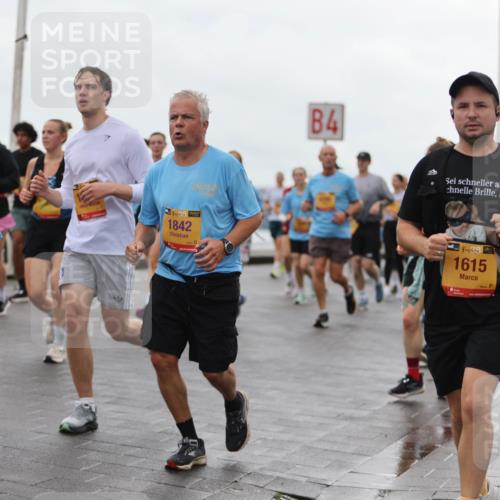 13.09.2026 - Kiel Lauf Andreas Tolksdorf http://msf.ph/oto/10404757 13.09.2026 11:05:46 Kiellinie 4, 32, 8138, 38, 1842, 4, 4, 38, 7, 1615 meine-sportfotos.de