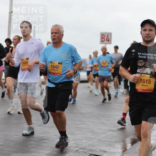 13.09.2026 - Kiel Lauf Andreas Tolksdorf http://msf.ph/oto/10404759 13.09.2026 11:05:46 Kiellinie 8138, 11026, 98, 1842, 4, 38, 1615 meine-sportfotos.de
