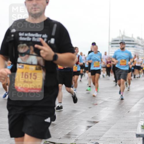 13.09.2026 - Kiel Lauf Andreas Tolksdorf http://msf.ph/oto/10404775 13.09.2026 11:05:47 Kiellinie 1615 meine-sportfotos.de