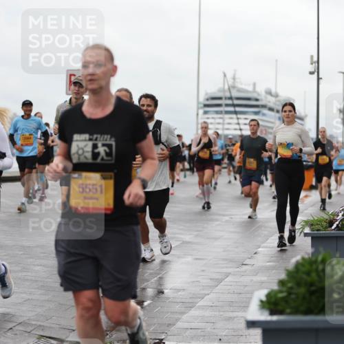 13.09.2026 - Kiel Lauf Andreas Tolksdorf http://msf.ph/oto/10404906 13.09.2026 11:06:03 Kiellinie 12564, 72, 21, 5551 meine-sportfotos.de