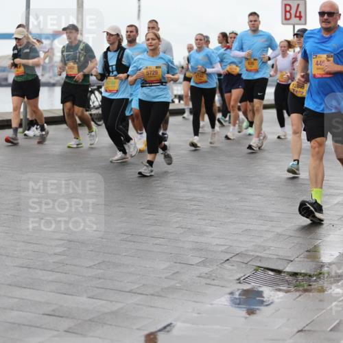 13.09.2026 - Kiel Lauf Andreas Tolksdorf http://msf.ph/oto/10405140 13.09.2026 11:06:22 Kiellinie 802, 4, 5729, 1742, 125, 9746, 445 meine-sportfotos.de