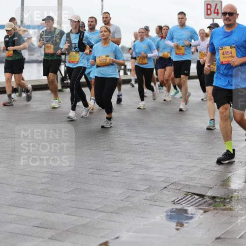 13.09.2026 - Kiel Lauf Andreas Tolksdorf http://msf.ph/oto/10405143 13.09.2026 11:06:22 Kiellinie 8802, 9746, 5729, 1742, 4, 2377, 4454 meine-sportfotos.de