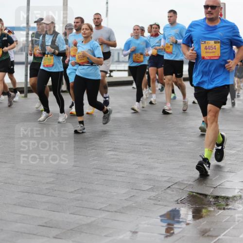 13.09.2026 - Kiel Lauf Andreas Tolksdorf http://msf.ph/oto/10405150 13.09.2026 11:06:22 Kiellinie 9746, 1172, 5725, 1742, 38, 4454 meine-sportfotos.de