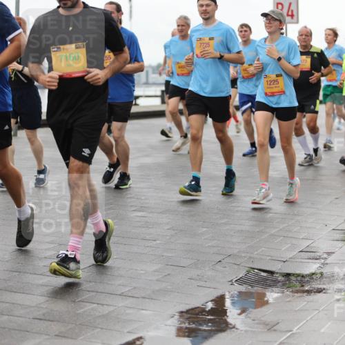 13.09.2026 - Kiel Lauf Andreas Tolksdorf http://msf.ph/oto/10405223 13.09.2026 11:06:26 Kiellinie 8, 21, 7160, 55, 7725, 4, 1225, 4563 meine-sportfotos.de