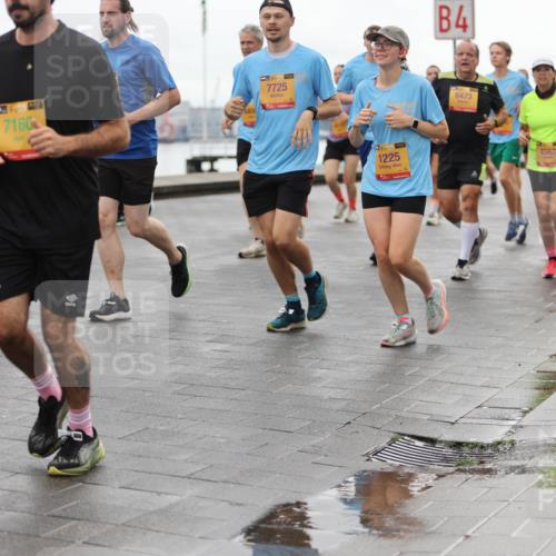 13.09.2026 - Kiel Lauf Andreas Tolksdorf http://msf.ph/oto/10405228 13.09.2026 11:06:27 Kiellinie 7160, 7725, 3, 38, 1225, 4, 6473, 4563 meine-sportfotos.de