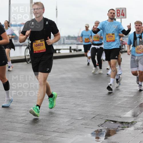13.09.2026 - Kiel Lauf Andreas Tolksdorf http://msf.ph/oto/10405337 13.09.2026 11:06:34 Kiellinie 606, 39, 10403, 2294, 4, 95, 120 meine-sportfotos.de