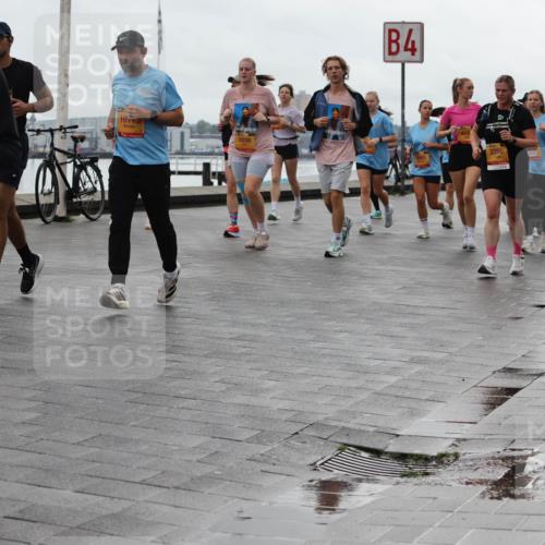 13.09.2026 - Kiel Lauf Andreas Tolksdorf http://msf.ph/oto/10405370 13.09.2026 11:06:49 Kiellinie 8132, 10, 7039, 4, 415, 2200 meine-sportfotos.de