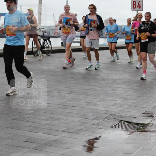 13.09.2026 - Kiel Lauf Andreas Tolksdorf http://msf.ph/oto/10405388 13.09.2026 11:06:50 Kiellinie 39, 6442, 3, 4, 7039, 8077, 6861, 2200 meine-sportfotos.de