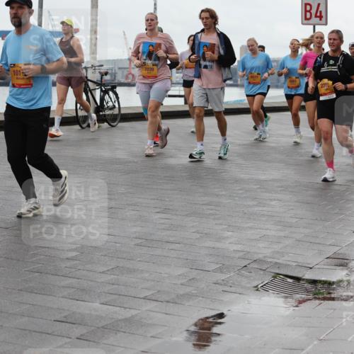 13.09.2026 - Kiel Lauf Andreas Tolksdorf http://msf.ph/oto/10405389 13.09.2026 11:06:50 Kiellinie 42, 38, 7039, 101, 8077, 4, 6861, 2200 meine-sportfotos.de