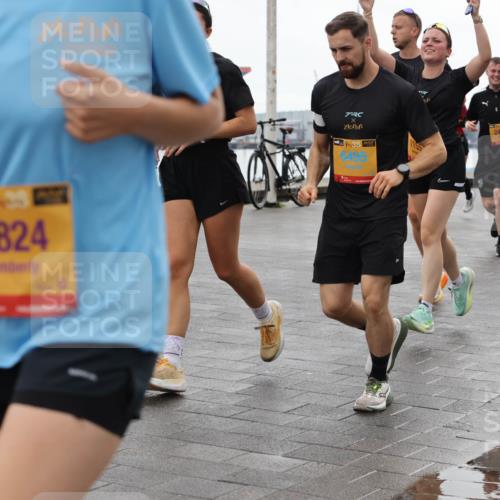 13.09.2026 - Kiel Lauf Andreas Tolksdorf http://msf.ph/oto/10405509 13.09.2026 11:06:59 Kiellinie 6824, 38, 6495, 2413, 4, 5783 meine-sportfotos.de