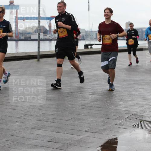 13.09.2026 - Kiel Lauf Andreas Tolksdorf http://msf.ph/oto/10405531 13.09.2026 11:07:01 Kiellinie 39, 10853, 34, 2413, 39, 5783, 4, 5674 meine-sportfotos.de