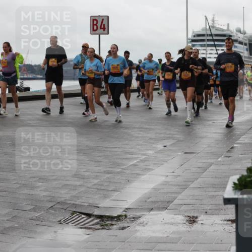 13.09.2026 - Kiel Lauf Andreas Tolksdorf http://msf.ph/oto/10405577 13.09.2026 11:07:06 Kiellinie 4, 216, 7630, 6826, 2850, 12295, 7836 meine-sportfotos.de