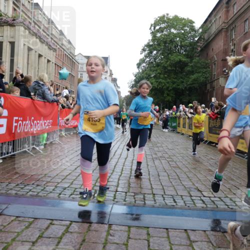 13.09.2026 - Kiel Lauf Yannick Fuchs http://msf.ph/oto/10405670 13.09.2026 08:57:35 Ziel 160, 406, 689, 700, 1051, 1546, 1714, 1769, 2128, 2439, 4382, 4383, 4834, 5006, 5762, 5765, 5984, 6459, 7478, 7547, 7715, 9062, 9324, 9579, 10428, 10876, 11356, 700, 2128, 2129, 2384, 3382, 3665, 4908, 5003, 5340, 5719, 5809, 7752, 8341, 9542, 10321, 10892, 11495, 11558, 12215, 12455, 12512, 57, 1520, 2326, 2964, 3020, 3359, 3375, 3691, 4182, 4185, 4321, 5093, 5219, 5244, 5666, 5733, 5895, 6056, 7058, 7604, 7608, 7609, 8668, 8838, 9870, 9872, 10847, 10889, 11227, 81, 2384 meine-sportfotos.de