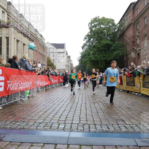 13.09.2026 - Kiel Lauf Yannick Fuchs http://msf.ph/oto/10405679 13.09.2026 08:57:37 Ziel 160, 406, 689, 1051, 1546, 1714, 1769, 2439, 3359, 4321, 4382, 4383, 4834, 5006, 5219, 5244, 5762, 5765, 5984, 6459, 7547, 7608, 7715, 9062, 9324, 9579, 10428, 10876, 11176, 11356, 700, 2128, 2129, 3382, 3665, 4834, 5003, 5340, 5719, 5809, 7478, 8341, 9542, 10321, 10892, 11558, 12215, 12455, 12512, 57, 1520, 2326, 2964, 3020, 3375, 3691, 4182, 4185, 5093, 5666, 5733, 5895, 6056, 7058, 7604, 7609, 8668, 8838, 9085, 9582, 9870, 9872, 10847, 10889, 11227, 81, 2384 meine-sportfotos.de
