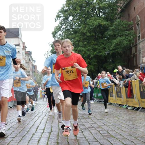13.09.2026 - Kiel Lauf Yannick Fuchs http://msf.ph/oto/10405758 13.09.2026 08:57:48 Ziel 57, 689, 1520, 1714, 2326, 2439, 3020, 3359, 3375, 3691, 4182, 4185, 4321, 4382, 4383, 5093, 5219, 5244, 5666, 5733, 5762, 5765, 5895, 6056, 7058, 7547, 7604, 7608, 7609, 8668, 8838, 9324, 9870, 9872, 10847, 10889, 11176, 11227, 11339, 11640, 11860, 12157, 160, 406, 700, 1051, 1546, 1769, 2128, 2129, 3382, 4834, 5006, 5984, 6459, 7478, 7715, 9062, 9324, 9579, 10876, 10892, 11356, 1462, 1791, 2908, 2964, 3567, 3891, 4025, 8674, 8675, 8682, 9085, 9582 meine-sportfotos.de