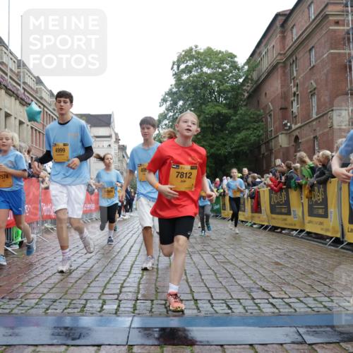 13.09.2026 - Kiel Lauf Yannick Fuchs http://msf.ph/oto/10405766 13.09.2026 08:57:48 Ziel 57, 689, 1520, 1714, 2326, 2439, 3020, 3359, 3375, 3691, 4182, 4185, 4321, 4382, 4383, 5093, 5219, 5244, 5666, 5733, 5762, 5765, 5895, 6056, 7058, 7547, 7604, 7608, 7609, 8668, 8838, 9324, 9870, 9872, 10847, 10889, 11176, 11227, 11339, 11640, 11860, 12157, 160, 406, 700, 1051, 1546, 1769, 2128, 2129, 3382, 4834, 5006, 5984, 6459, 7478, 7715, 9062, 9324, 9579, 10876, 10892, 11356, 1462, 1791, 2908, 2964, 3567, 3891, 4025, 8674, 8675, 8682, 9085, 9582 meine-sportfotos.de