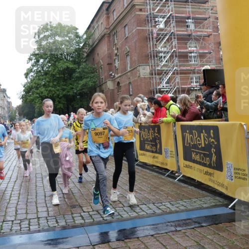 13.09.2026 - Kiel Lauf Yannick Fuchs http://msf.ph/oto/10405783 13.09.2026 08:57:51 Ziel 57, 1520, 2326, 2964, 3020, 3359, 3375, 3691, 4182, 4185, 4321, 5093, 5219, 5244, 5666, 5733, 5895, 6056, 7058, 7604, 7608, 7609, 8668, 8838, 9582, 9870, 9872, 10757, 10847, 10889, 11176, 11227, 11339, 11640, 11860, 12157, 160, 406, 689, 700, 1051, 1546, 1714, 1769, 2128, 2129, 2439, 3382, 4382, 4383, 4834, 5006, 5244, 5762, 5765, 5984, 6459, 7478, 7547, 7608, 7715, 9062, 9324, 9579, 10876, 10892, 11356, 1462, 1791, 2908, 3567, 3891, 4025, 8674, 8675, 8682, 9085 meine-sportfotos.de