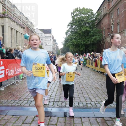 13.09.2026 - Kiel Lauf Yannick Fuchs http://msf.ph/oto/10405799 13.09.2026 08:57:52 Ziel 57, 1520, 2326, 2964, 3020, 3359, 3375, 3691, 4182, 4185, 4321, 5093, 5219, 5666, 5733, 5895, 6056, 7058, 7604, 7609, 8668, 8838, 9085, 9582, 9870, 9872, 10757, 10847, 10889, 11144, 11227, 11339, 11640, 11860, 12157, 160, 406, 689, 700, 1051, 1546, 1714, 1769, 2128, 2129, 2439, 3359, 3382, 4321, 4382, 4383, 4834, 5006, 5219, 5244, 5762, 5765, 5984, 6459, 7478, 7547, 7608, 7715, 9062, 9324, 9579, 10876, 10892, 11356, 1462, 1791, 2908, 3567, 3891, 4025, 8674, 8675, 8682 meine-sportfotos.de