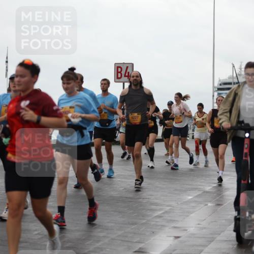 13.09.2026 - Kiel Lauf Andreas Tolksdorf http://msf.ph/oto/10405831 13.09.2026 11:07:30 Kiellinie 613, 4, 6227, 8360 meine-sportfotos.de