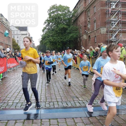 13.09.2026 - Kiel Lauf Yannick Fuchs http://msf.ph/oto/10405841 13.09.2026 08:57:57 Ziel 57, 1791, 2326, 2964, 3020, 3891, 4025, 4185, 5093, 5666, 5895, 6056, 6984, 7058, 7604, 8668, 8674, 8675, 8682, 8838, 9085, 9582, 9870, 9872, 10757, 10847, 10889, 11142, 11144, 11227, 11339, 11640, 11860, 12157, 160, 406, 689, 700, 1051, 1520, 1546, 1714, 1769, 2128, 2129, 2439, 3359, 3375, 3691, 4182, 4321, 4382, 4383, 4834, 5006, 5219, 5244, 5733, 5762, 5765, 5984, 6459, 7058, 7478, 7547, 7608, 7609, 7715, 9062, 9324, 9579, 10876, 11356, 734, 1462, 2908, 3567 meine-sportfotos.de