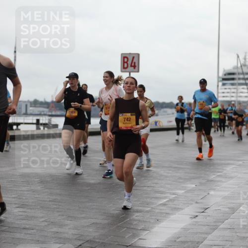13.09.2026 - Kiel Lauf Andreas Tolksdorf http://msf.ph/oto/10405857 13.09.2026 11:07:33 Kiellinie 4, 39, 613, 739, 6227, 8363, 836, 742 meine-sportfotos.de