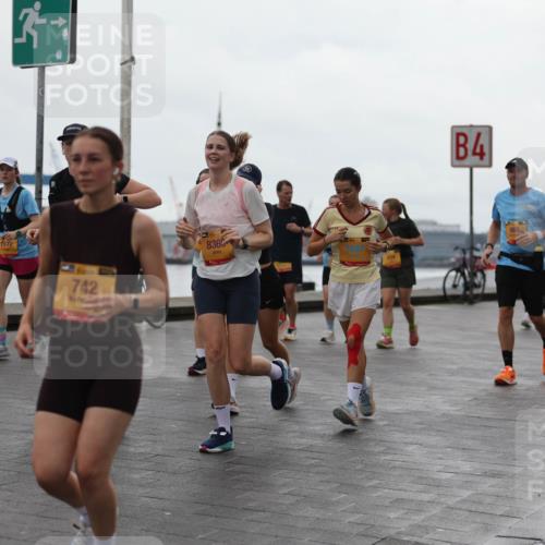 13.09.2026 - Kiel Lauf Andreas Tolksdorf http://msf.ph/oto/10405890 13.09.2026 11:07:34 Kiellinie 742, 39, 8366, 39, 4 meine-sportfotos.de
