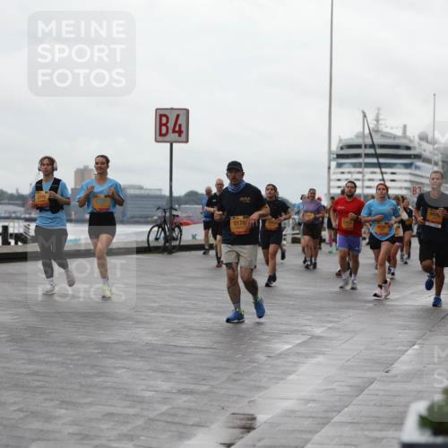 13.09.2026 - Kiel Lauf Andreas Tolksdorf http://msf.ph/oto/10405953 13.09.2026 11:07:38 Kiellinie 3166, 4, 5170, 72, 10410, 3, 5476 meine-sportfotos.de