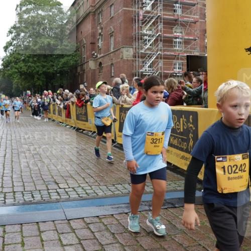 13.09.2026 - Kiel Lauf Yannick Fuchs http://msf.ph/oto/10405959 13.09.2026 08:58:08 Ziel 1462, 1791, 2908, 3567, 3891, 4025, 4491, 4995, 4999, 5005, 6246, 6350, 6428, 6984, 7026, 7031, 7574, 7576, 7812, 8674, 8675, 8682, 9097, 9372, 9490, 9585, 9622, 10350, 10427, 10566, 11142, 11638, 11673, 12216, 12357, 57, 406, 689, 1051, 1520, 1714, 2326, 2439, 2964, 3020, 3359, 3375, 3691, 4025, 4182, 4185, 4321, 4382, 4383, 5006, 5093, 5219, 5244, 5666, 5733, 5762, 5765, 5895, 6056, 7058, 7547, 7604, 7608, 7609, 8668, 8674, 8675, 9324, 9579, 11356, 734 meine-sportfotos.de
