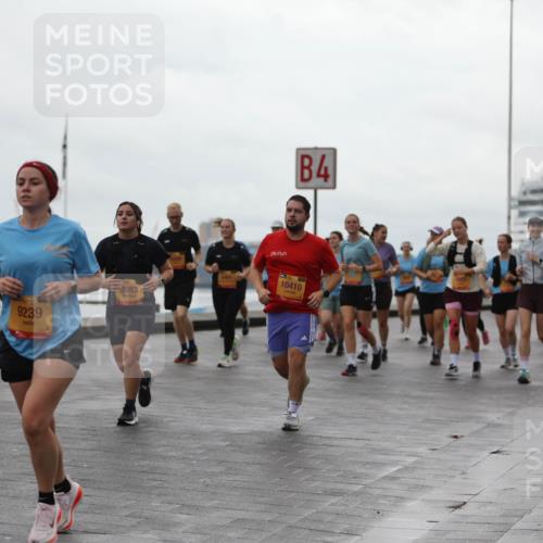 13.09.2026 - Kiel Lauf Andreas Tolksdorf http://msf.ph/oto/10406034 13.09.2026 11:07:43 Kiellinie 9239, 3983, 4, 10410 meine-sportfotos.de
