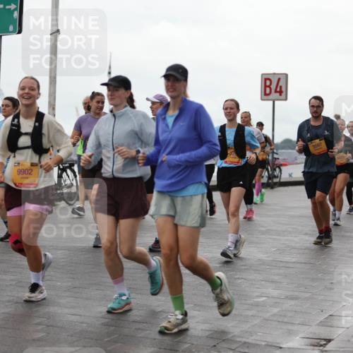 13.09.2026 - Kiel Lauf Andreas Tolksdorf http://msf.ph/oto/10406100 13.09.2026 11:07:48 Kiellinie 4487, 9902, 4, 3597, 4433 meine-sportfotos.de