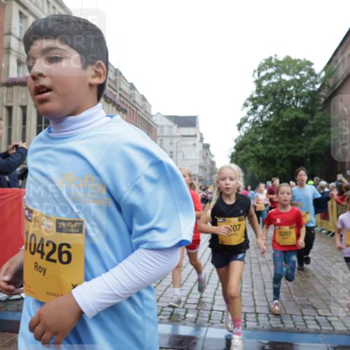 13.09.2026 - Kiel Lauf Yannick Fuchs http://msf.ph/oto/10406144 13.09.2026 08:58:28 Ziel 1158, 1188, 1382, 3217, 3686, 4115, 4546, 4622, 4965, 5908, 7018, 8067, 8354, 9620, 9852, 10242, 10925, 734, 1462, 1791, 2326, 2710, 2908, 2964, 3145, 3150, 3492, 3567, 3891, 4025, 4491, 4550, 4995, 4999, 5005, 5093, 6246, 6350, 6428, 6588, 6984, 7018, 7026, 7031, 7574, 7576, 7812, 8674, 8675, 9097, 9372, 9490, 9585, 9622, 9701, 10566, 10890, 10899, 11077, 11638, 11673, 12216, 27, 339, 1348, 5201, 5536, 5537, 6573, 7407, 57, 3020, 5666, 5895, 7058 meine-sportfotos.de