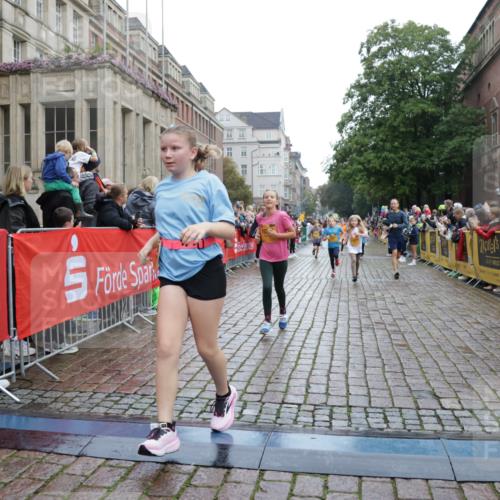 13.09.2026 - Kiel Lauf Yannick Fuchs http://msf.ph/oto/10406223 13.09.2026 08:58:35 Ziel 515, 1188, 1382, 2100, 4965, 5092, 5200, 5536, 5537, 5908, 7022, 8354, 11430, 11783, 12297, 734, 1158, 1382, 1462, 1791, 2710, 2908, 3145, 3150, 3217, 3492, 3567, 3686, 3891, 4115, 4491, 4546, 4550, 4622, 4995, 4999, 5005, 6246, 6350, 6428, 6588, 6984, 7018, 7026, 7031, 7574, 7576, 7812, 8067, 9097, 9372, 9490, 9585, 9620, 9622, 9701, 9852, 10242, 10566, 10890, 10899, 10925, 11077, 11638, 11673, 12216, 27, 339, 1119, 1348, 3242, 5201, 6151, 6573, 6896, 7223, 7407 meine-sportfotos.de